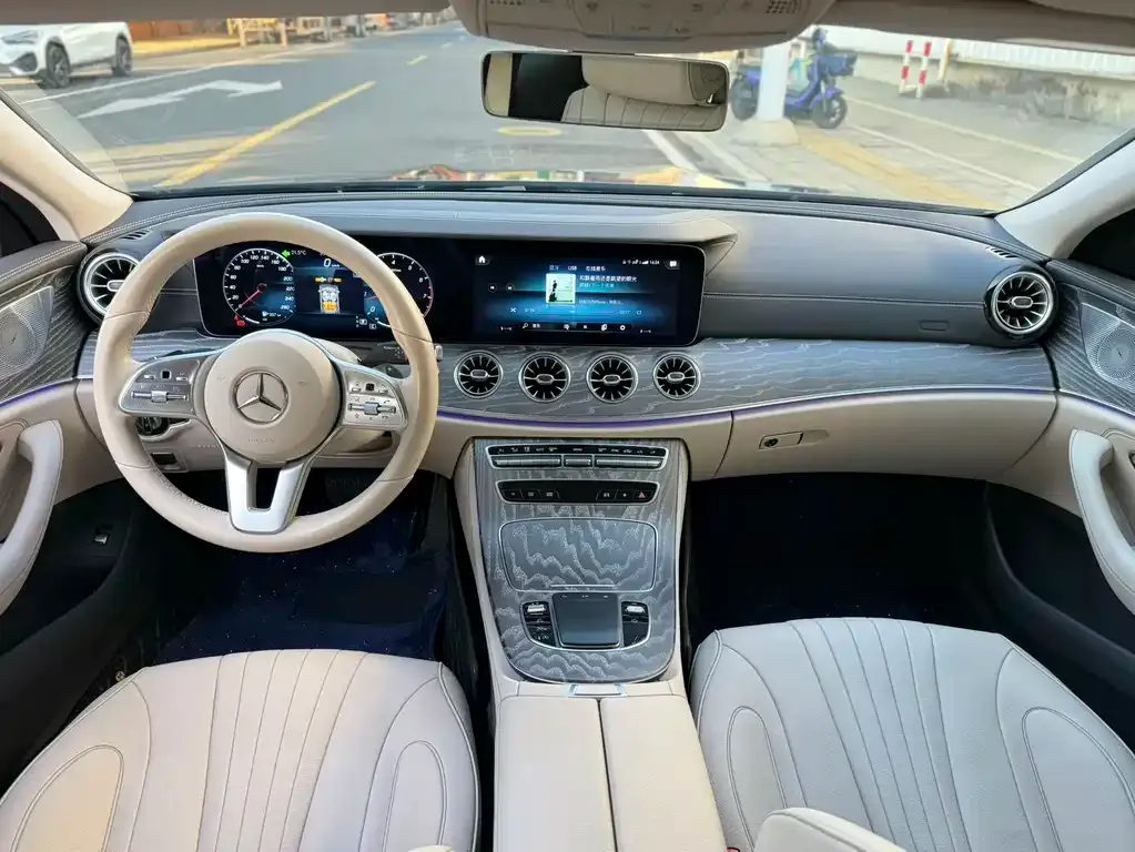 Mercedes-Benz CLS — фото 8
