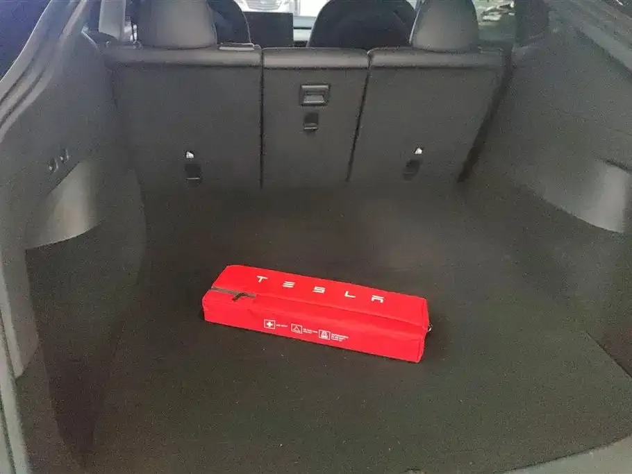 Tesla Model Y 2023 из CN, фото 6