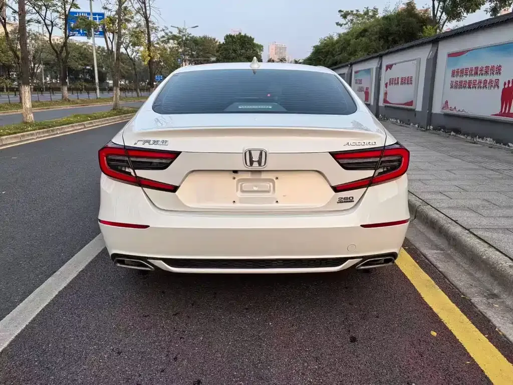 Honda Accord — фото 4