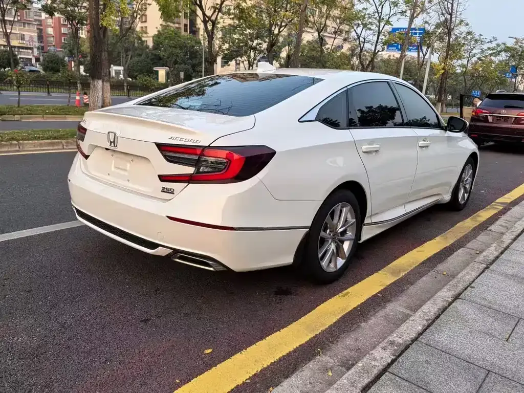 Honda Accord — фото 6