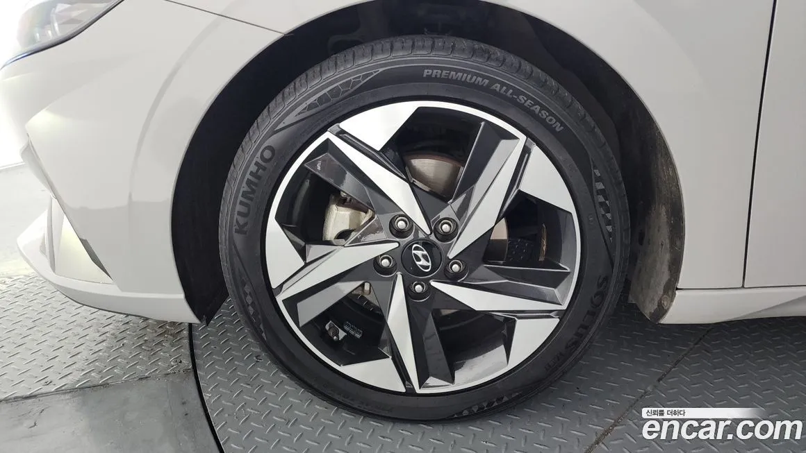 Hyundai AVANTE — фото 5