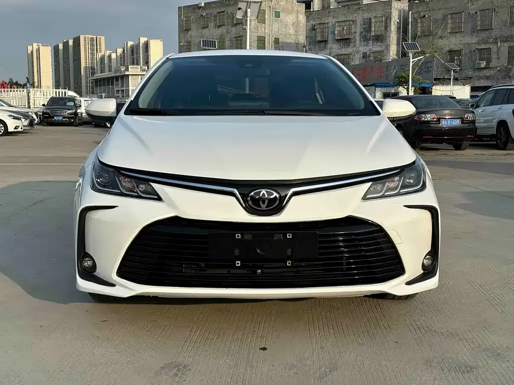 Toyota Corolla 2023 из CN, фото 3
