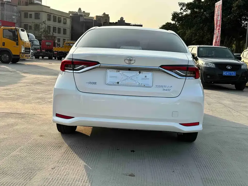 Toyota Corolla 2023 из CN, фото 8
