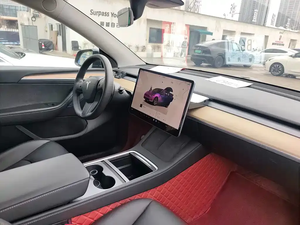 Tesla Model Y — фото 7