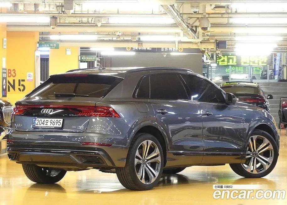 Audi Q8 — фото 10