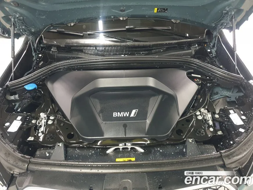 BMW iX1 2024 из KR, фото 10