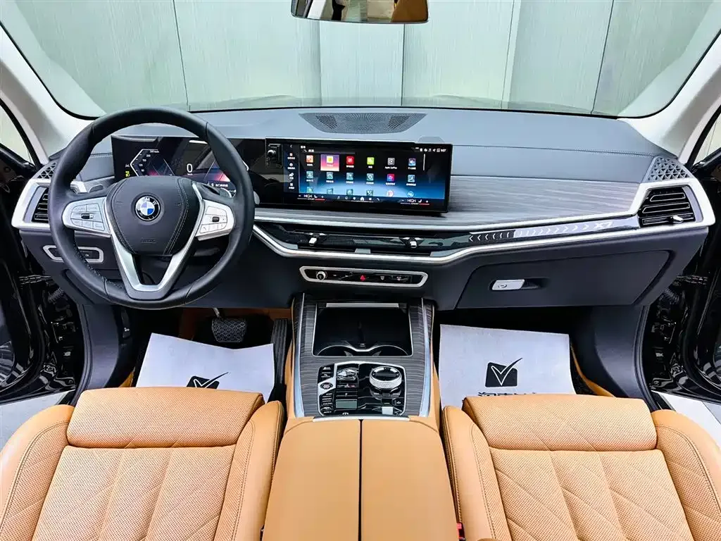 BMW X7 — фото 2