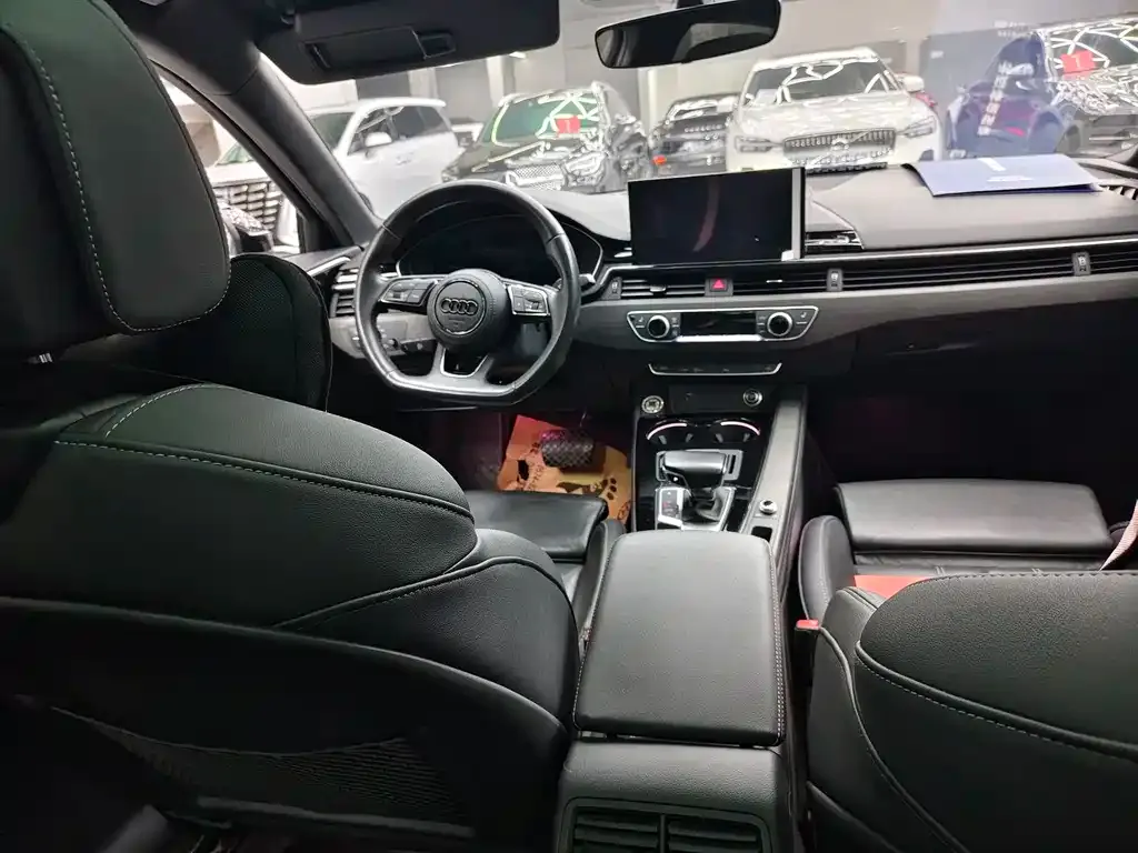 Audi A4L 2023 из CN, фото 5