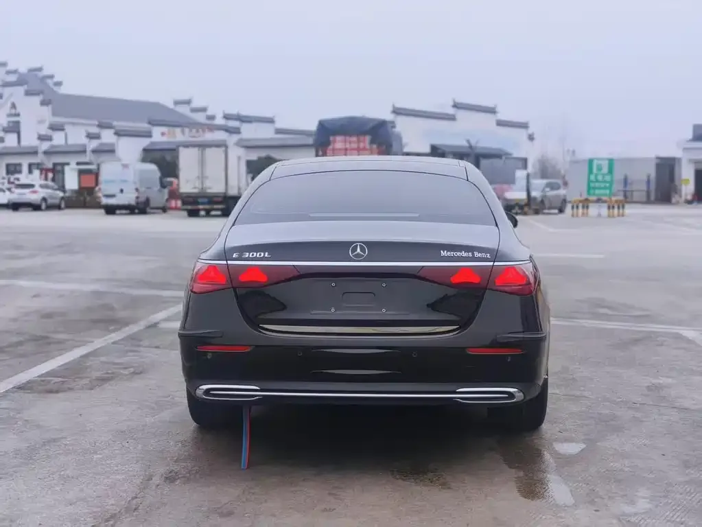 Mercedes-Benz E-Class 2025 из CN, фото 2