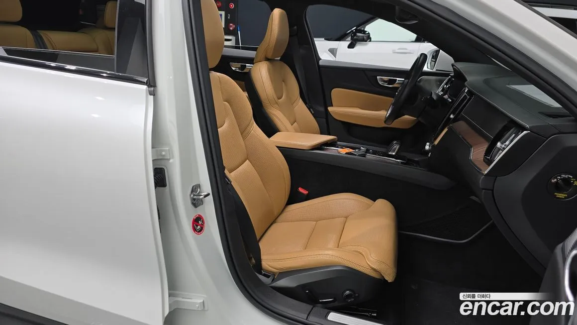 Volvo V60 2021 из KR, фото 10