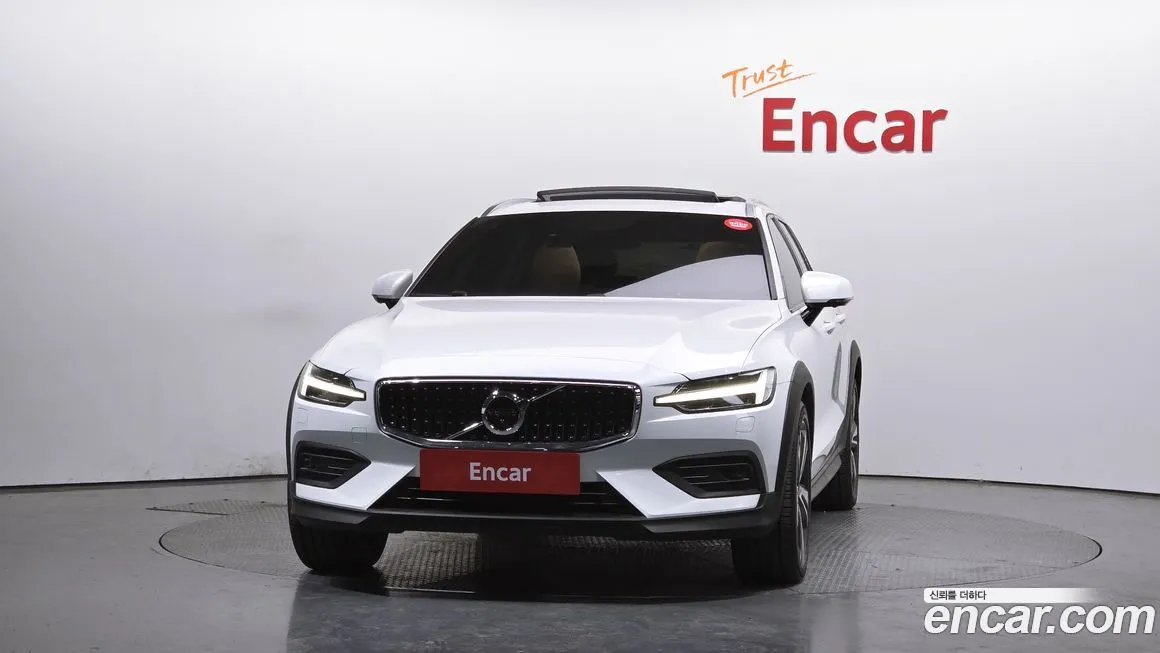 Volvo V60 2021 из KR, фото 3