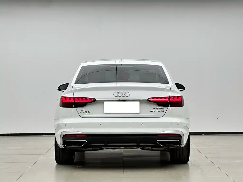 Audi A4L 2023 из CN, фото 7