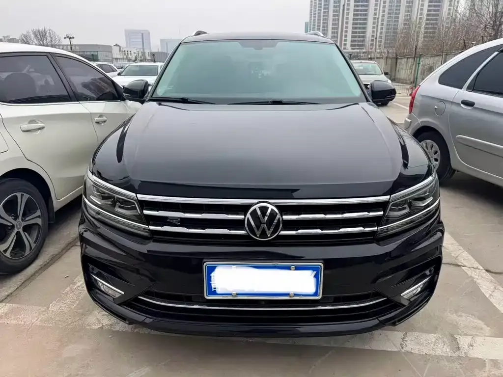Volkswagen Tiguan L — фото 9