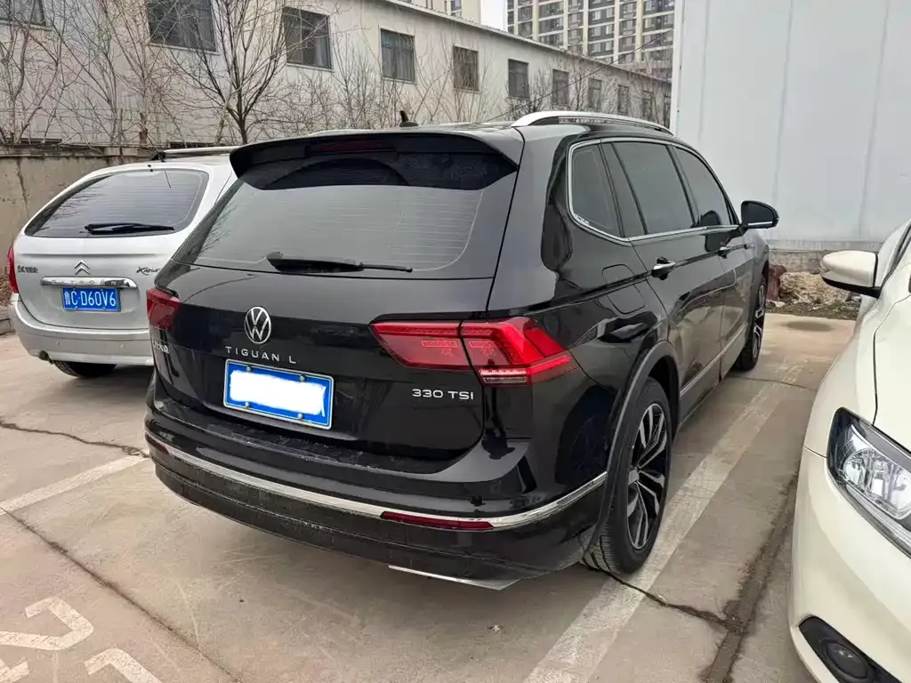 Volkswagen Tiguan L — фото 8