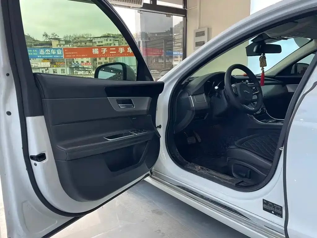 Jaguar XFL 2021 из CN, фото 4