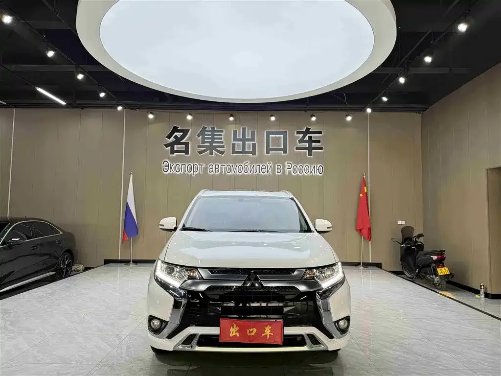 Mitsubishi Outlander — фото 2