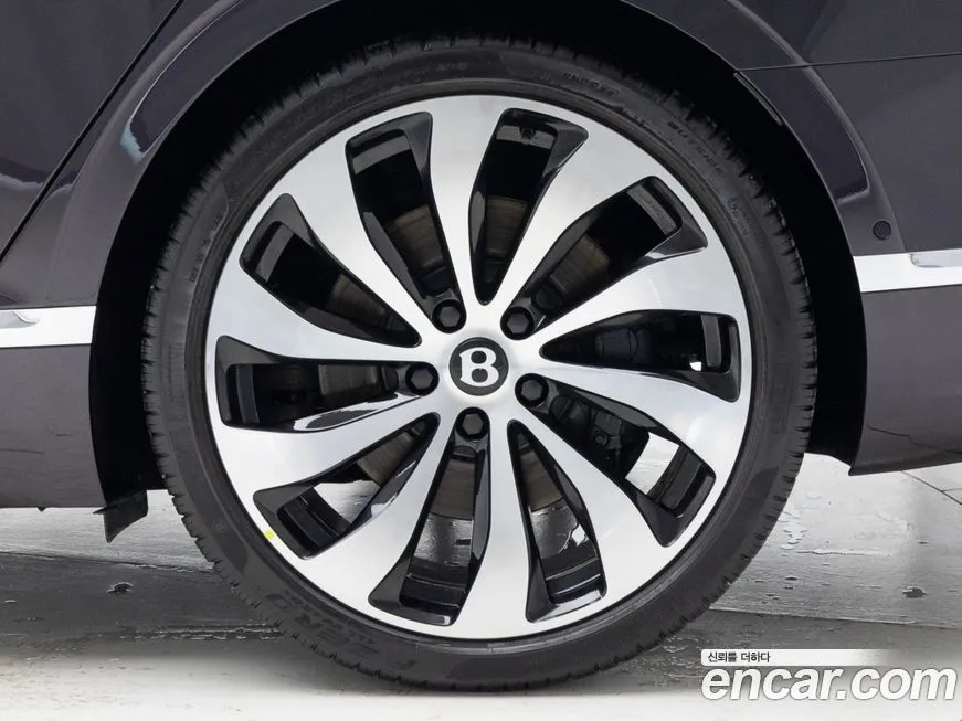 Bentley Flying Spur 2024 из KR, фото 10