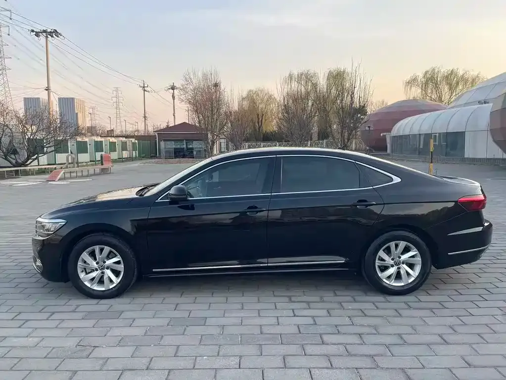 Volkswagen Passat — фото 5