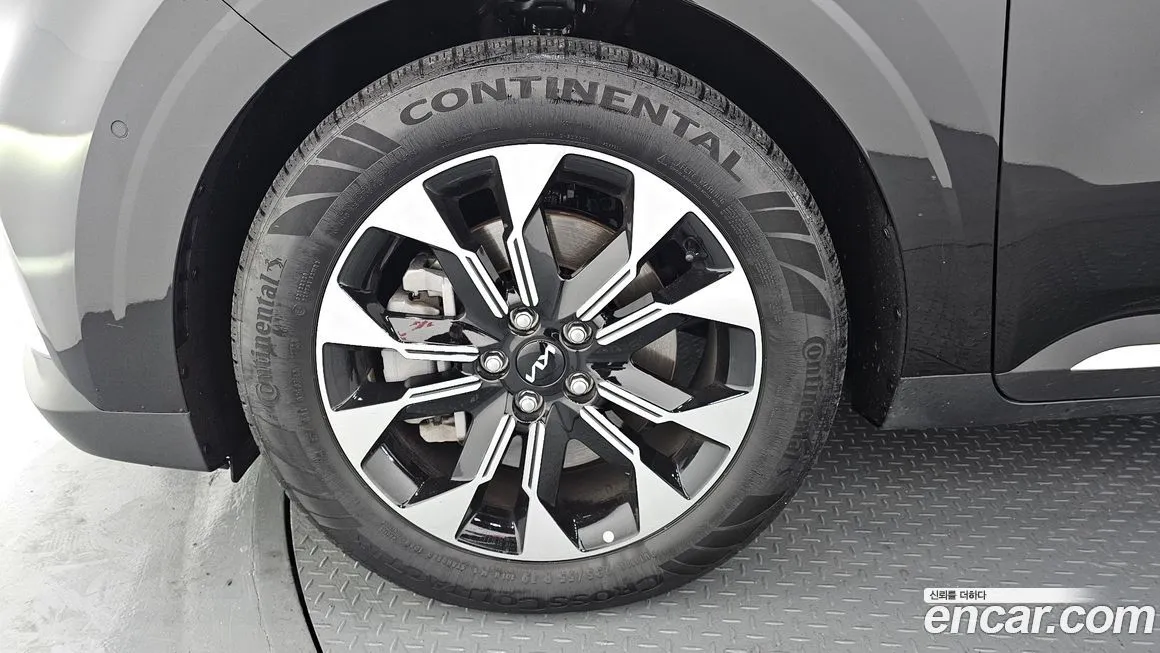 Kia Carnival — фото 10