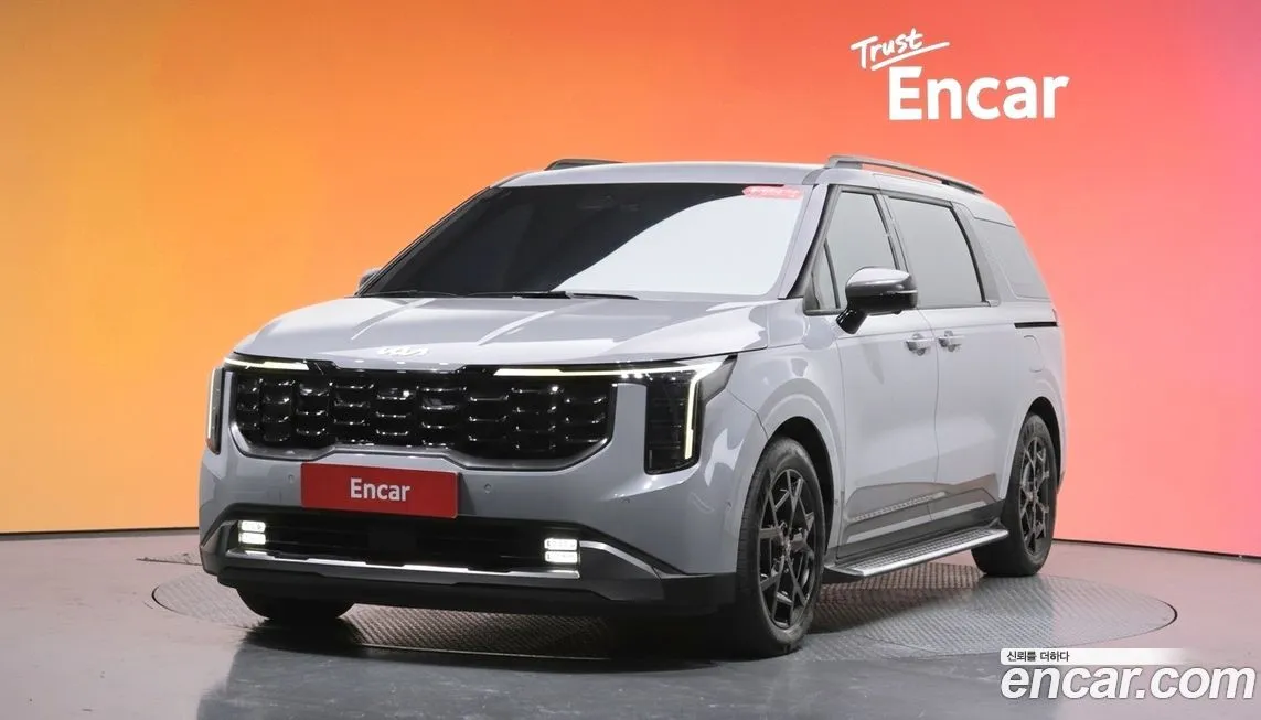 Kia Carnival Gasoline 7-Seater Gravity