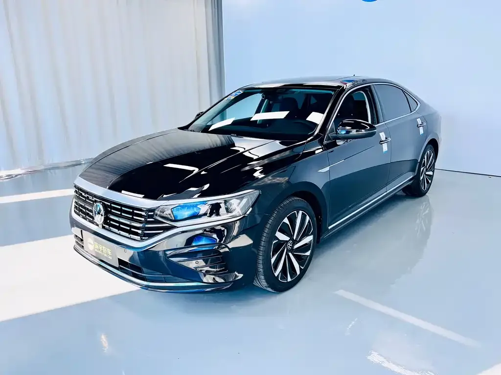 Volkswagen Passat — фото 1