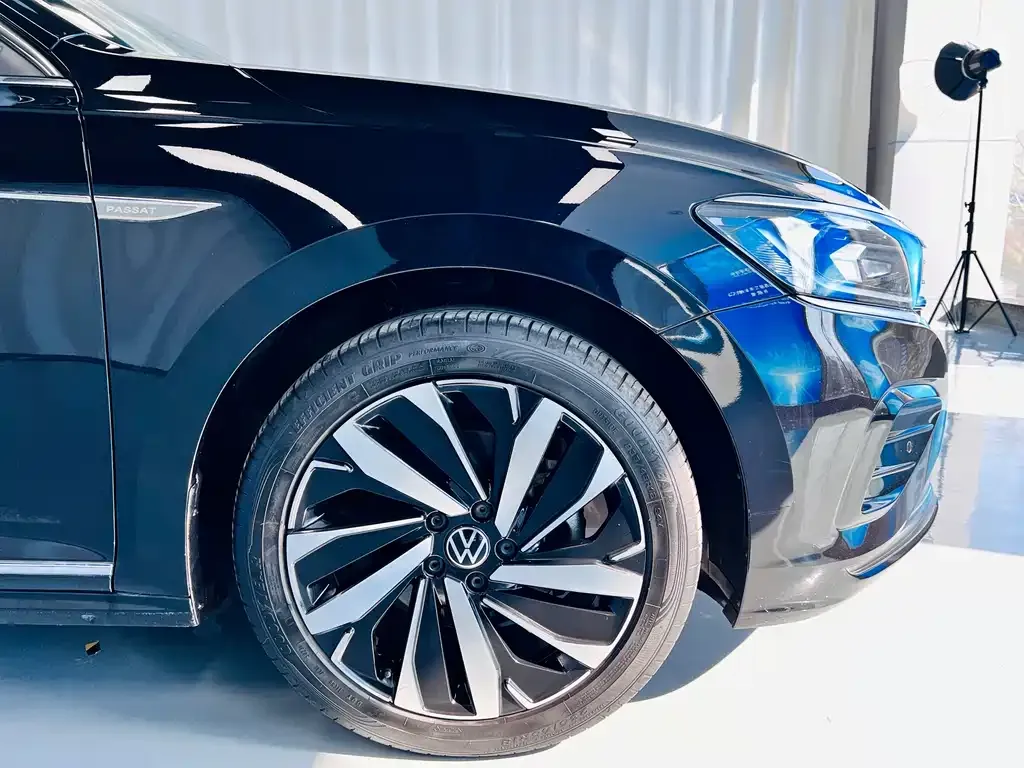 Volkswagen Passat — фото 2