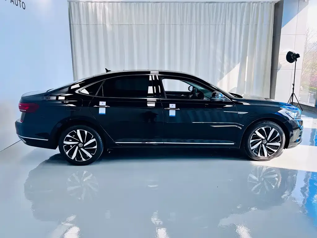 Volkswagen Passat — фото 6