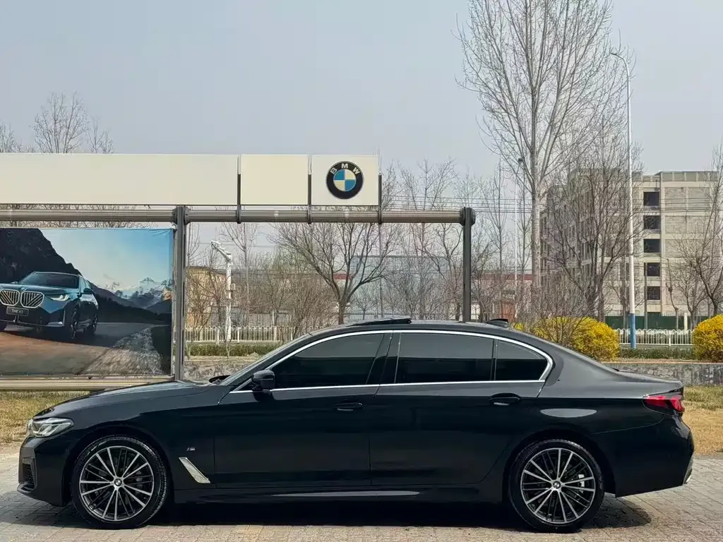BMW 5 Series — фото 2