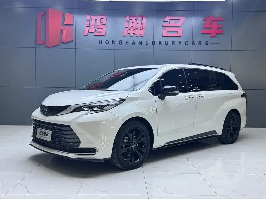 Toyota Sienna 2023 из CN, фото 1