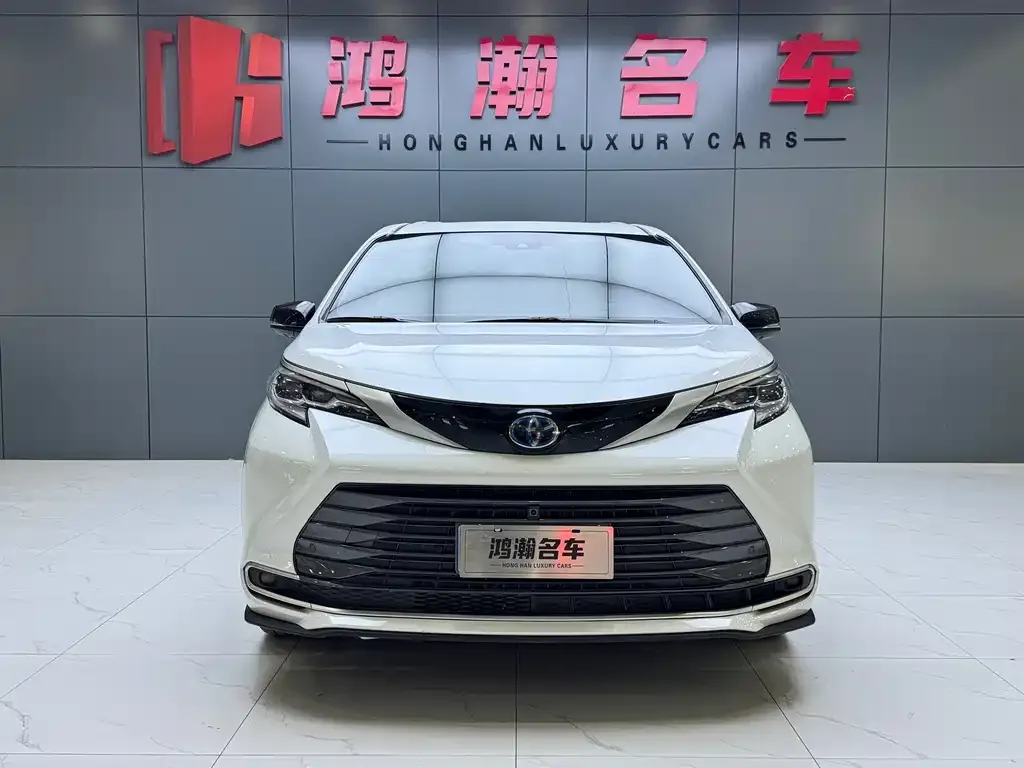 Toyota Sienna 2023 из CN, фото 4
