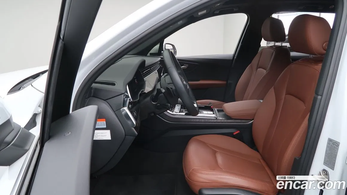 Audi Q7 2021 из KR, фото 6