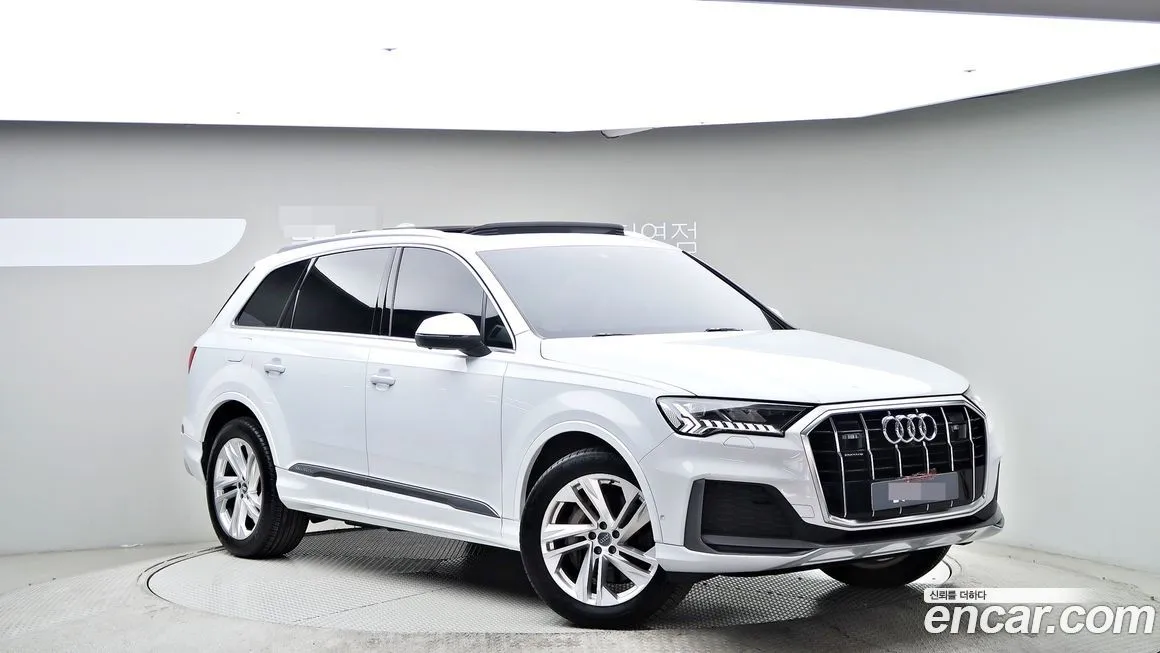 Audi Q7 2021 из KR, фото 9