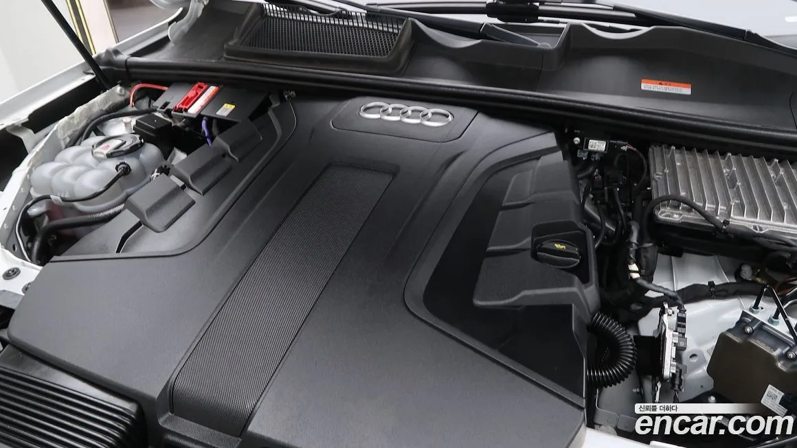 Audi Q7 2021 из KR, фото 8