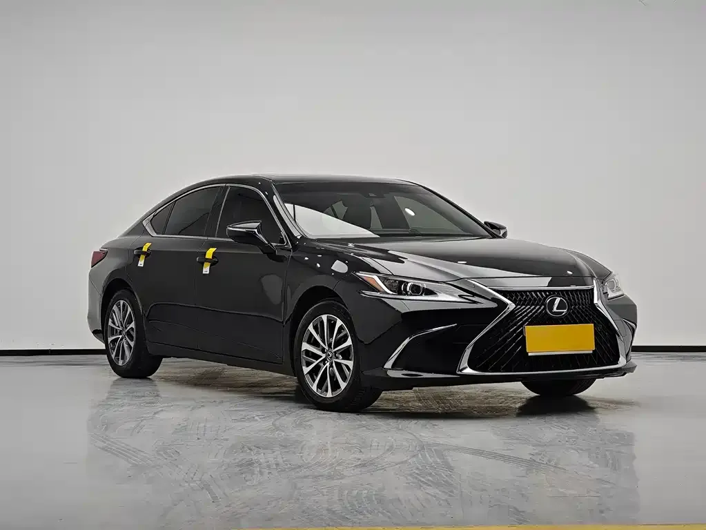Lexus ES — фото 4