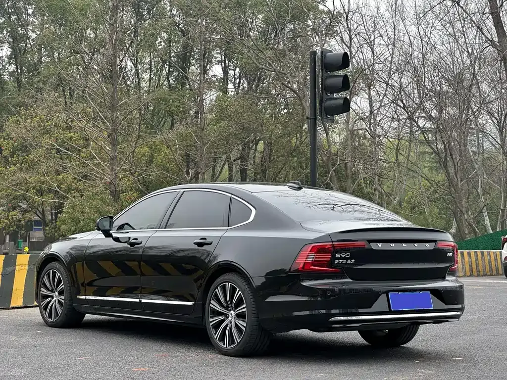 Volvo S90 — фото 6