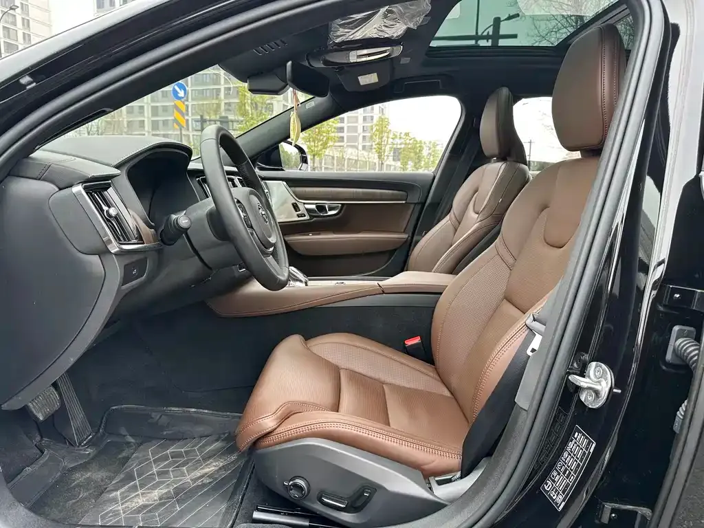 Volvo S90 — фото 3
