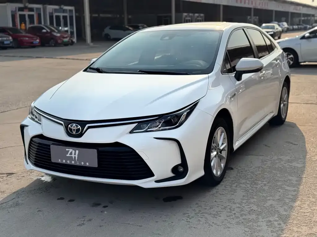 Toyota Corolla — фото 1