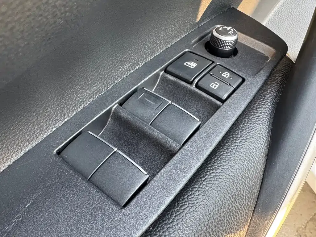 Toyota Corolla — фото 10
