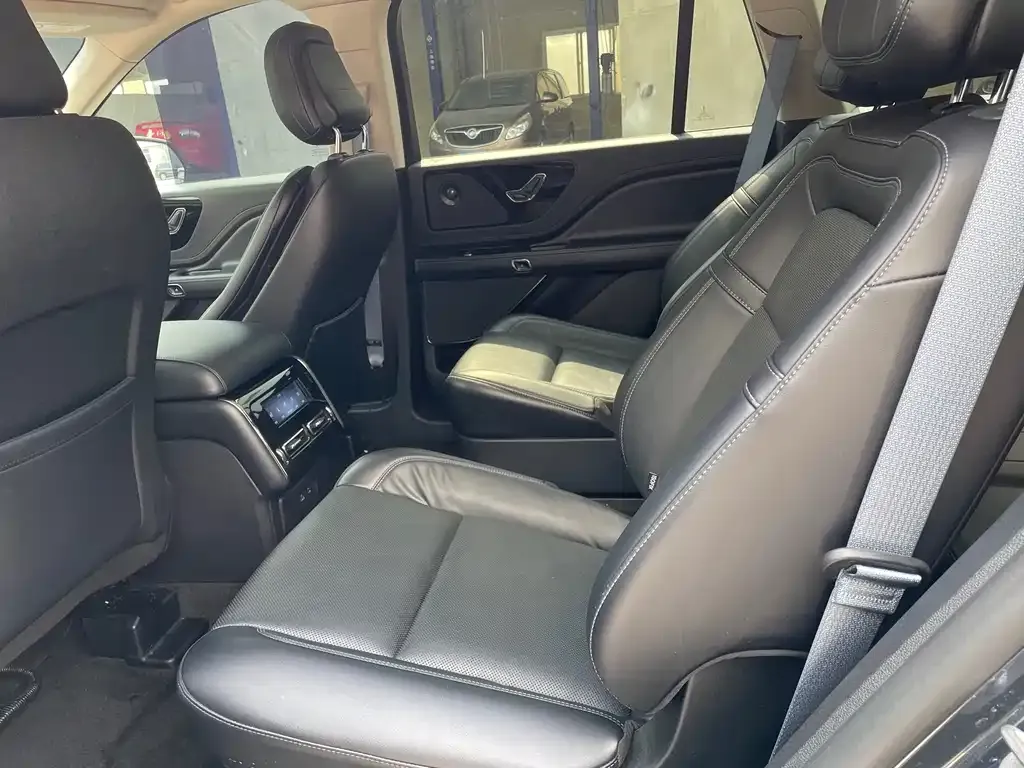 Lincoln Aviator 2023 из CN, фото 10