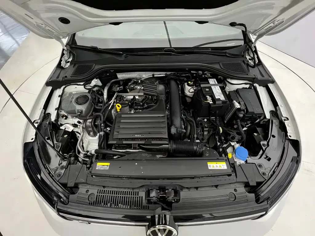 Volkswagen Golf 2022 из CN, фото 5