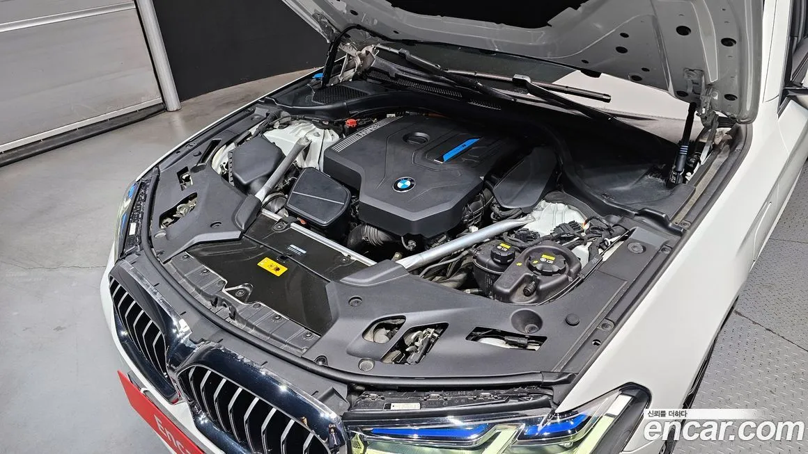 BMW 5-Series — фото 10