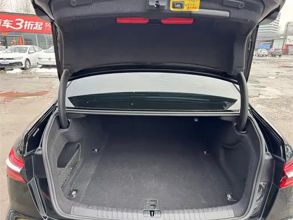 Audi A6L 2023 из CN, фото 8