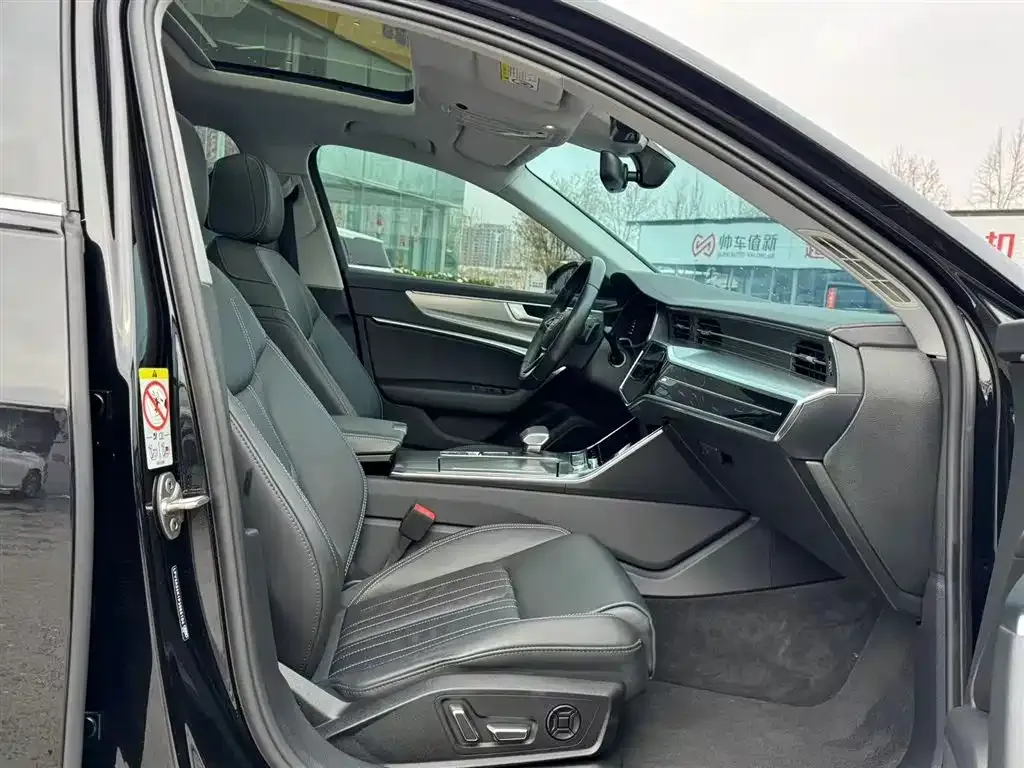 Audi A6L 2023 из CN, фото 9