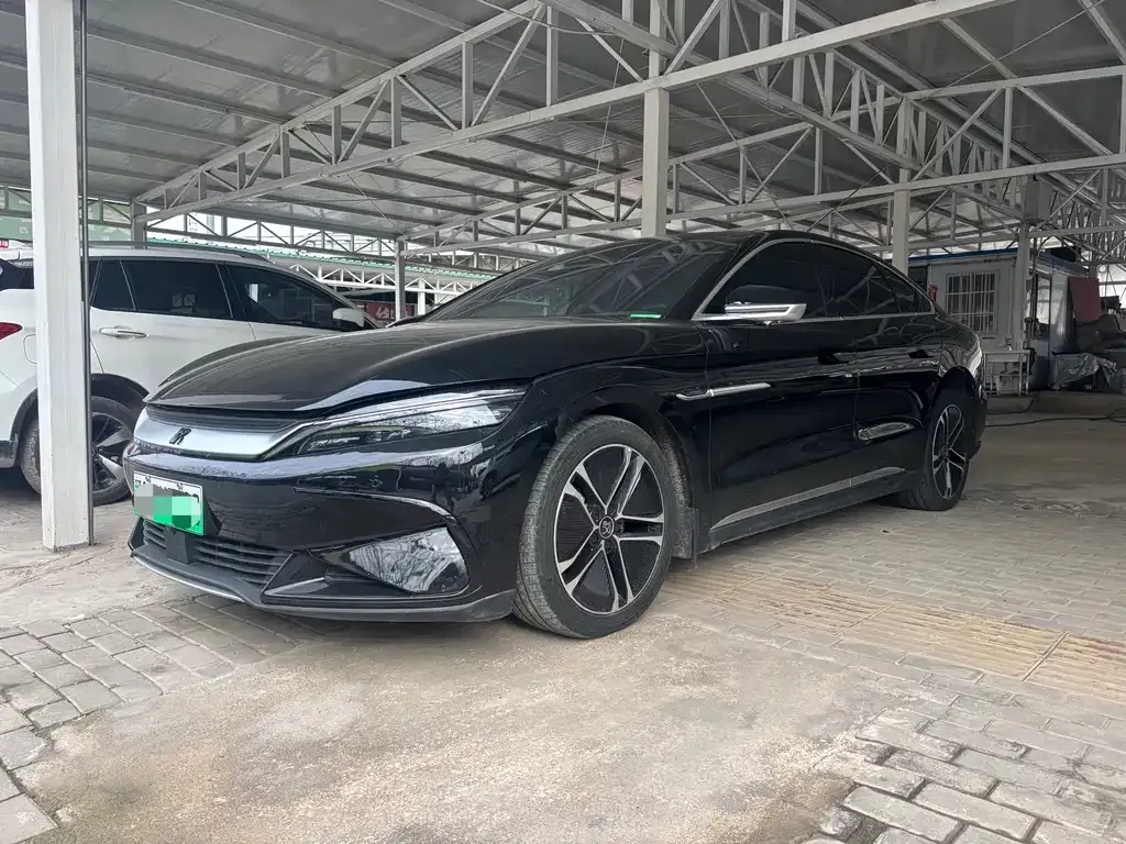 BYD Han — фото 1