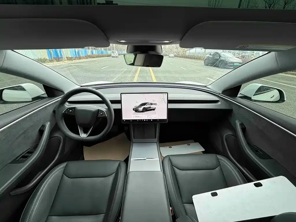 Tesla Model 3 — фото 7