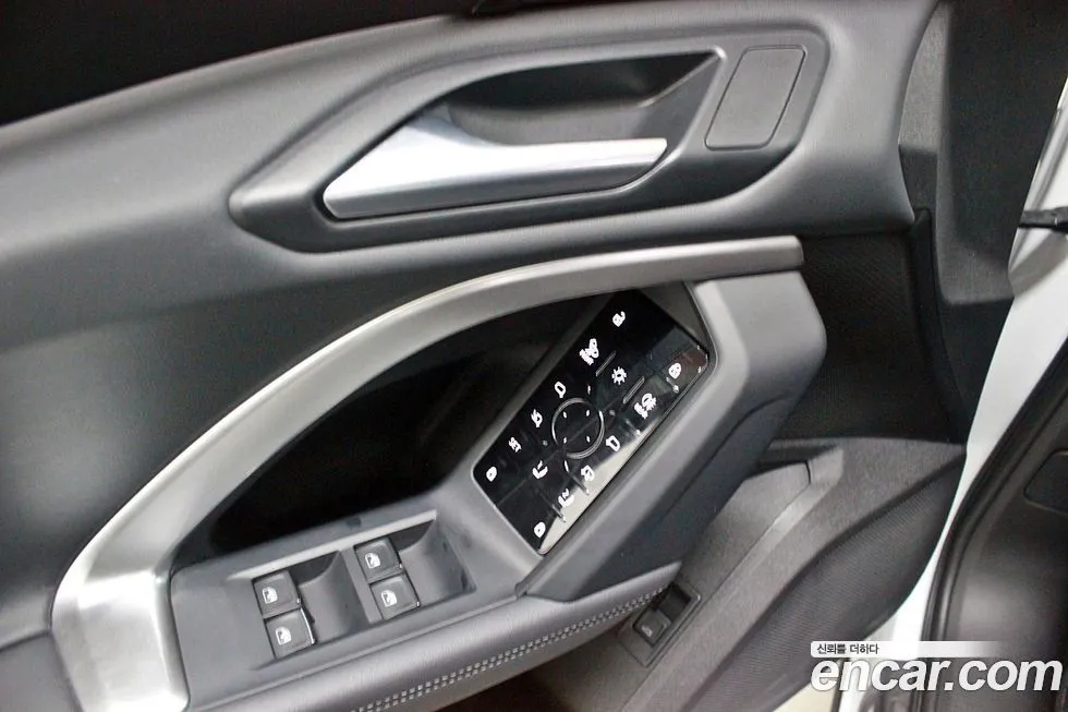 Audi Q5 2025 из KR, фото 10