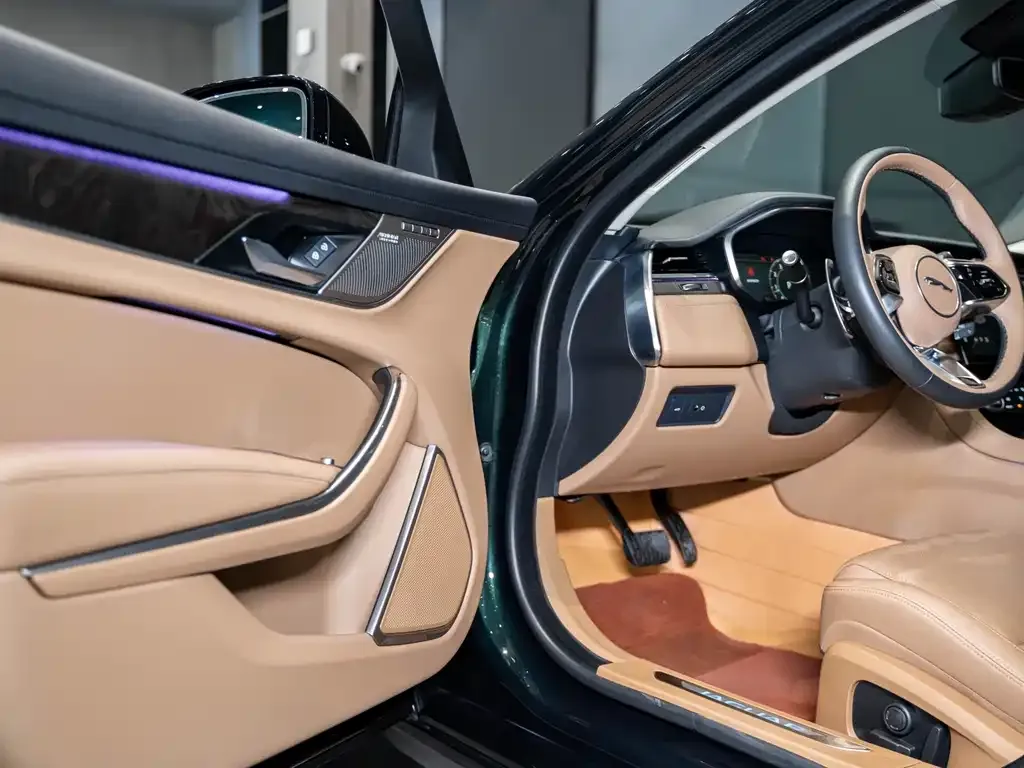 Jaguar XFL 2023 из CN, фото 3