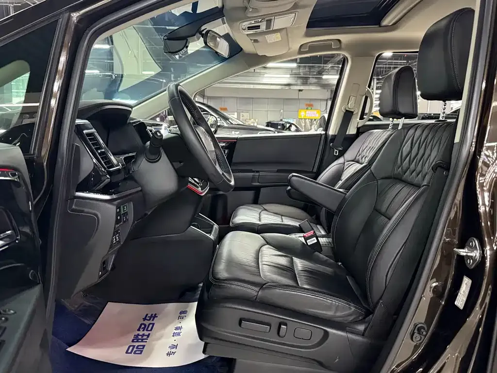 Honda Elysion 2021 из CN, фото 10