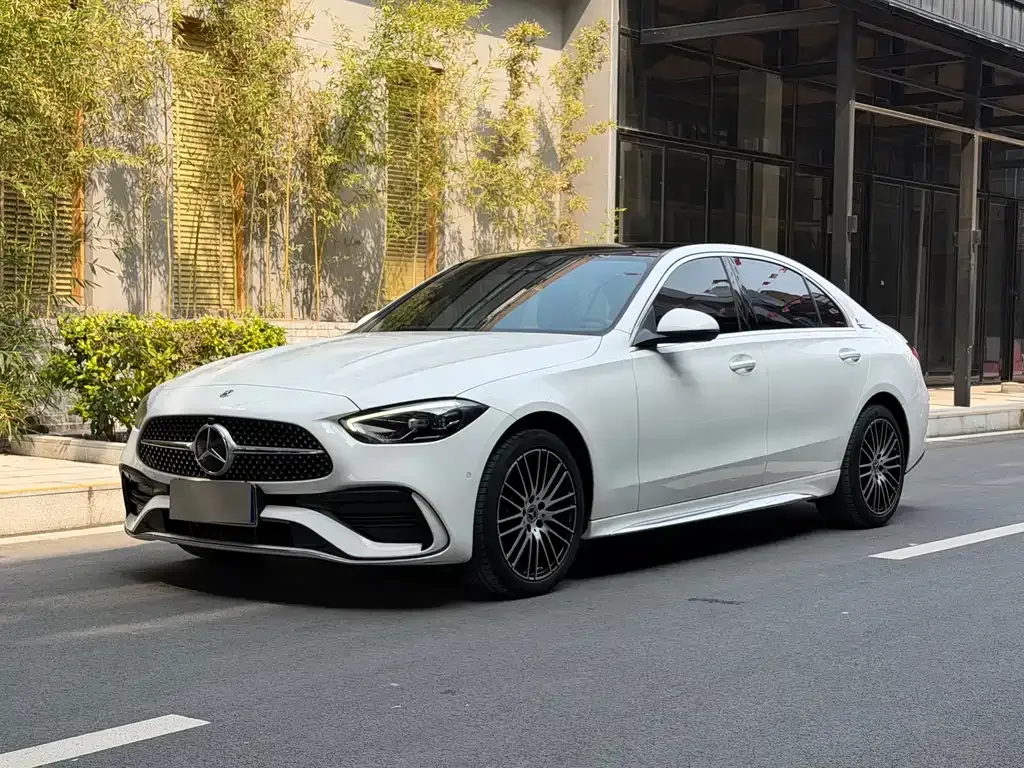 Mercedes-Benz C-Class — фото 1