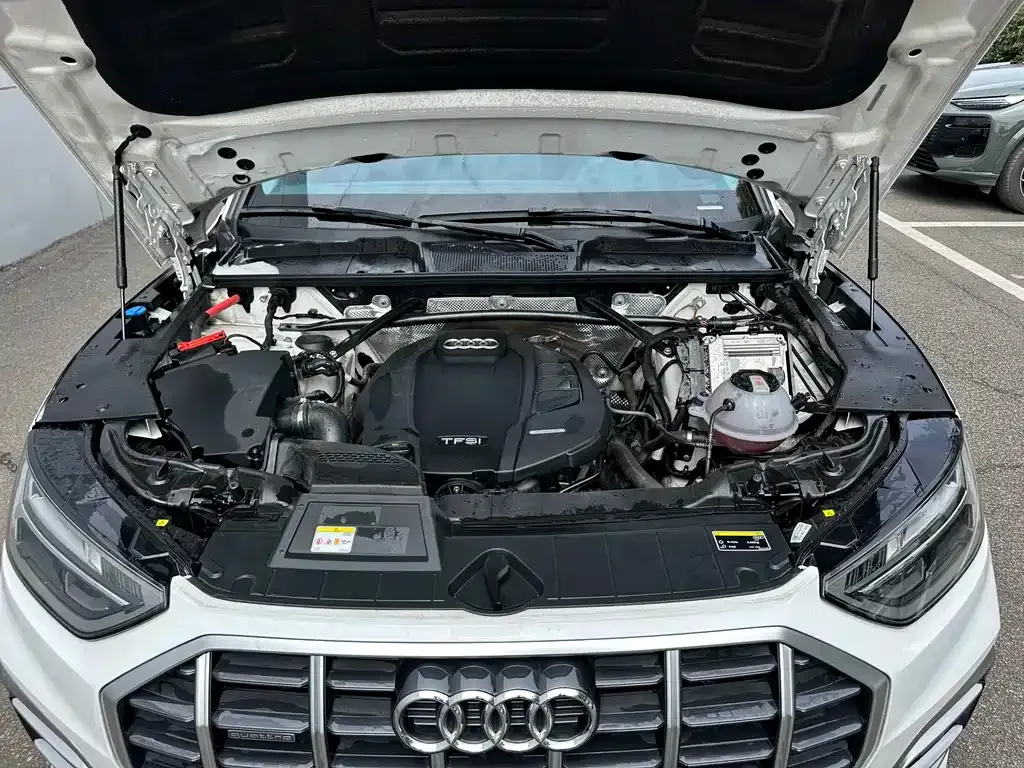 Audi Q5L — фото 9